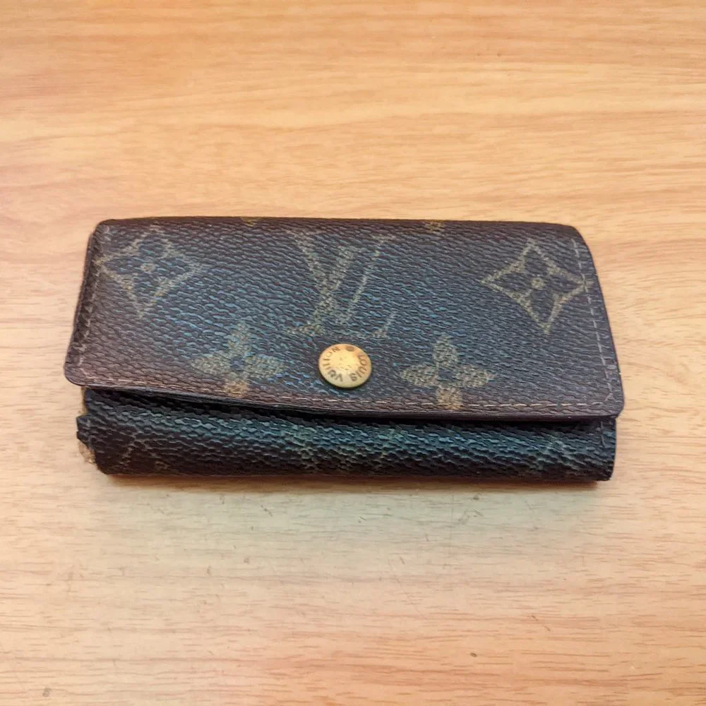 Louis Vuitton Monogram Key Holder/Wallet #1357💥PRICE DROP💥